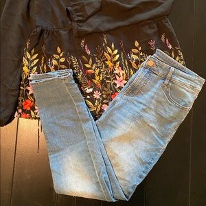 Mid rise Old Navy Super Skinny jeans size 4 short